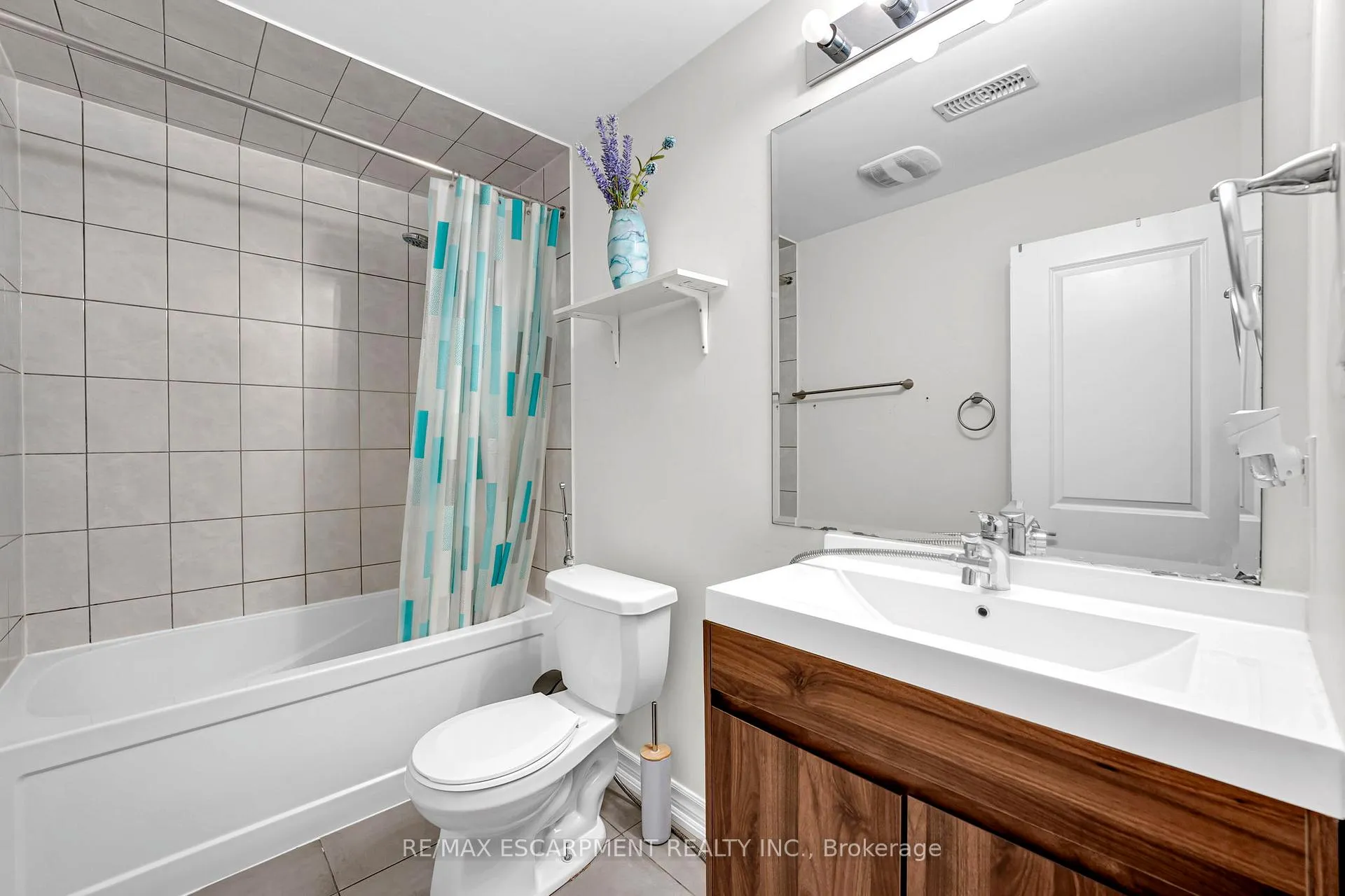 Photo 45 of 3430 Clayton Trail, Oakville, Glenorchy — HOMEH