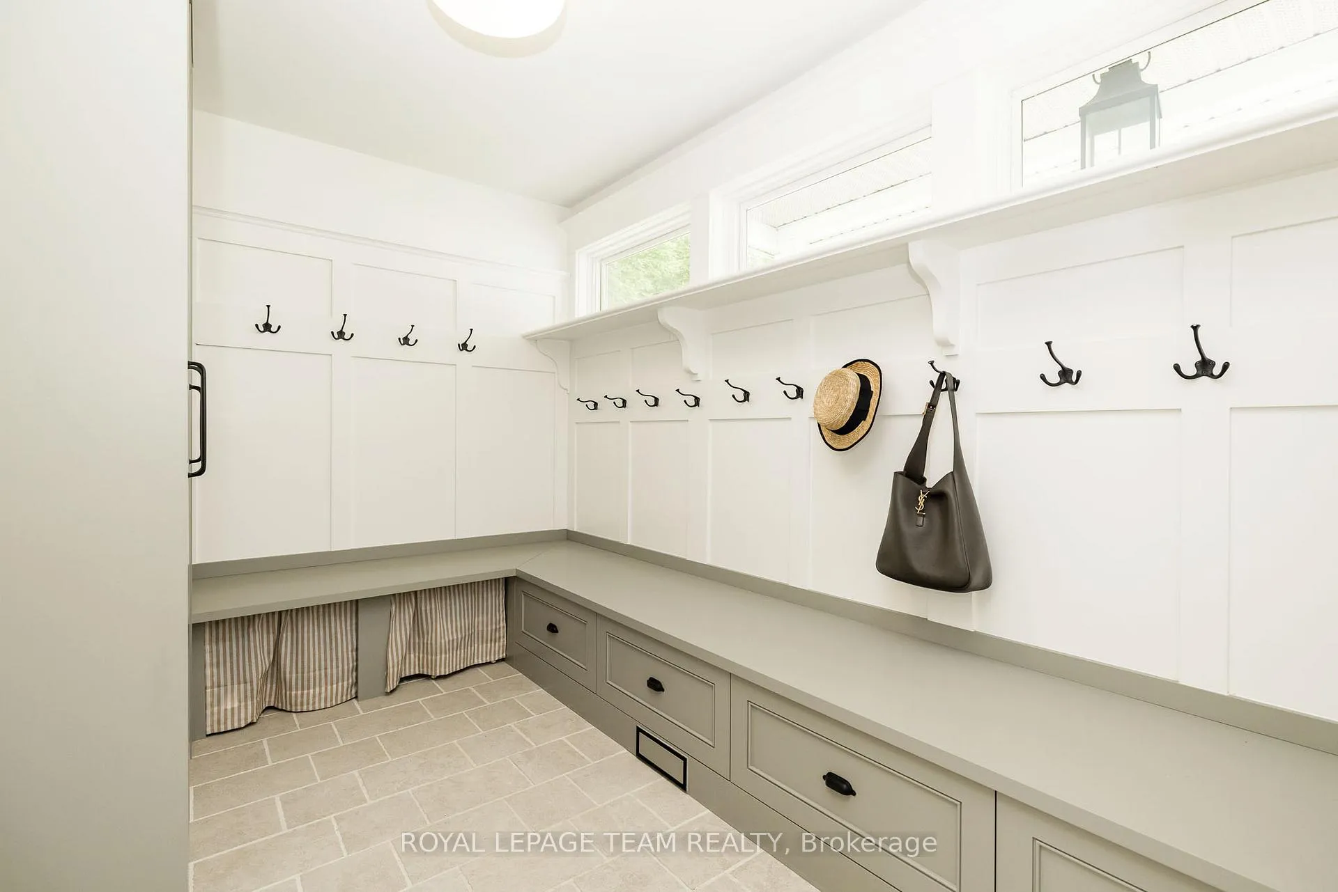 Photo 35 of 36 Marchbrook Circle, Ottawa, Kanata - Rural Kanata (Central) — HOMEH