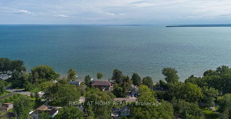 Photo 2 of 12 Lakeshore Road E, Oro-Medonte, Rural Oro-Medonte — HOMEH