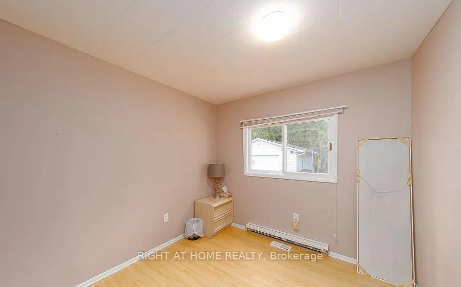 Photo 8 of 12 Lakeshore Road E, Oro-Medonte, Rural Oro-Medonte — HOMEH