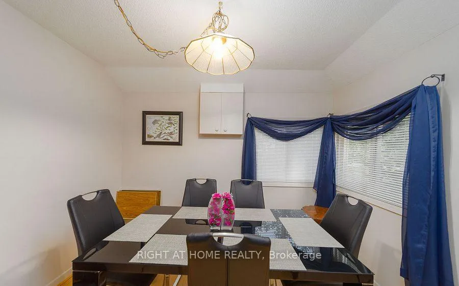 Photo 18 of 12 Lakeshore Road E, Oro-Medonte, Rural Oro-Medonte — HOMEH