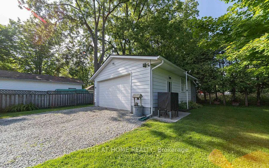 Photo 24 of 12 Lakeshore Road E, Oro-Medonte, Rural Oro-Medonte — HOMEH
