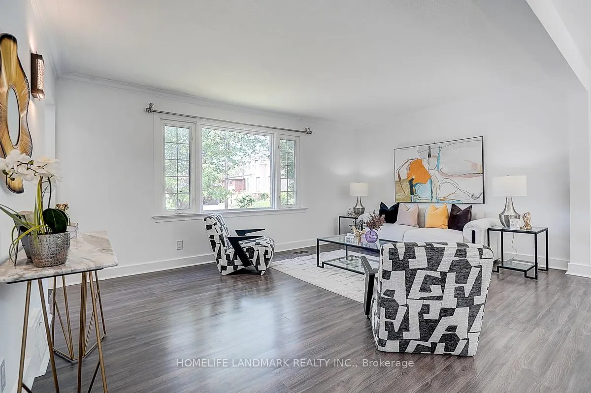Photo 11 of 335 Willowdale Drive, North York, Willowdale East — HOMEH