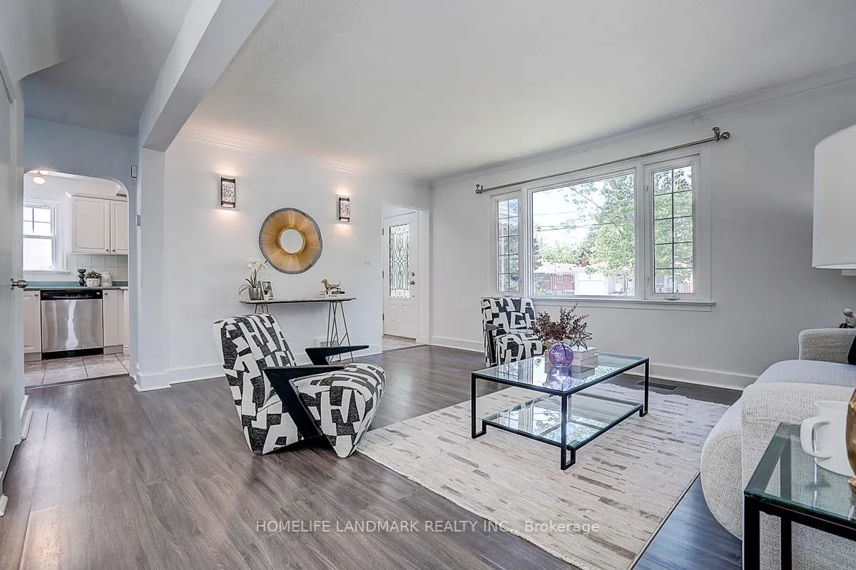Photo 12 of 335 Willowdale Drive, North York, Willowdale East — HOMEH