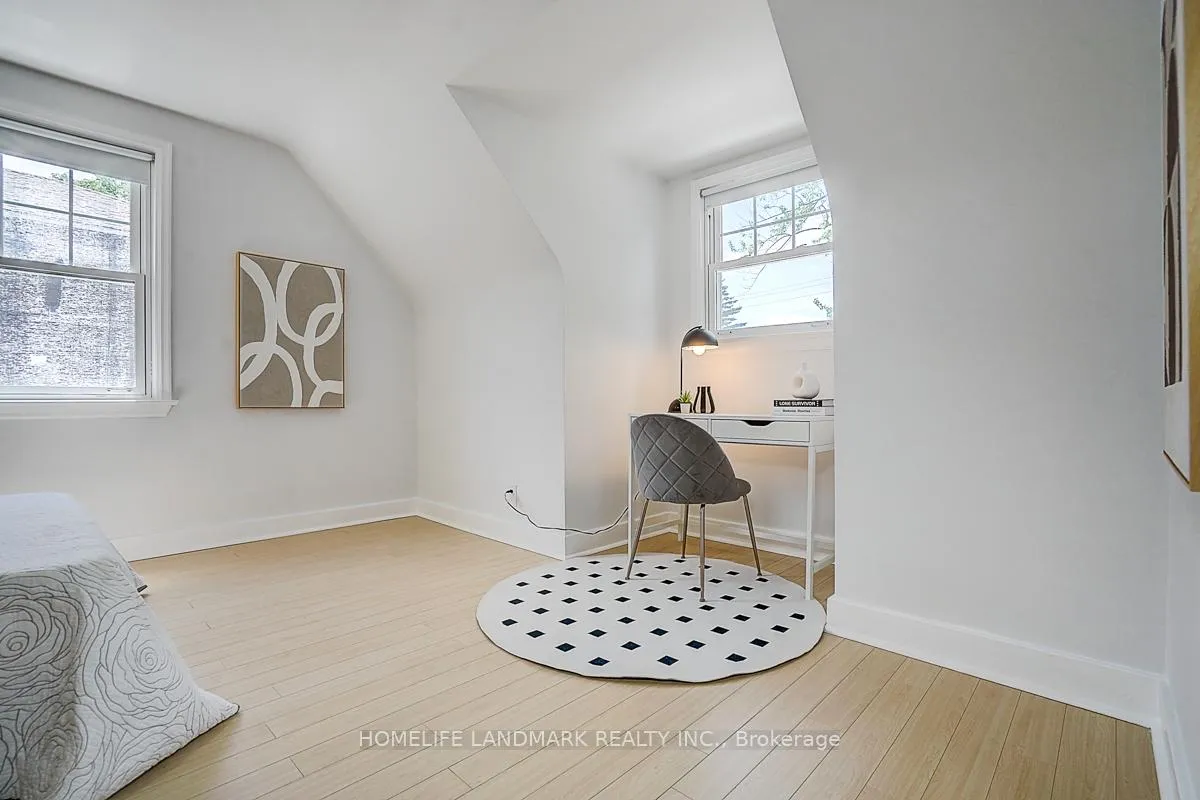 Photo 27 of 335 Willowdale Drive, North York, Willowdale East — HOMEH