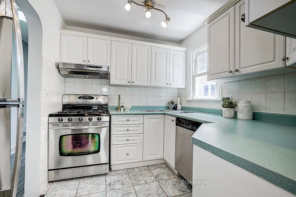 Photo 43 of 335 Willowdale Drive, North York, Willowdale East — HOMEH