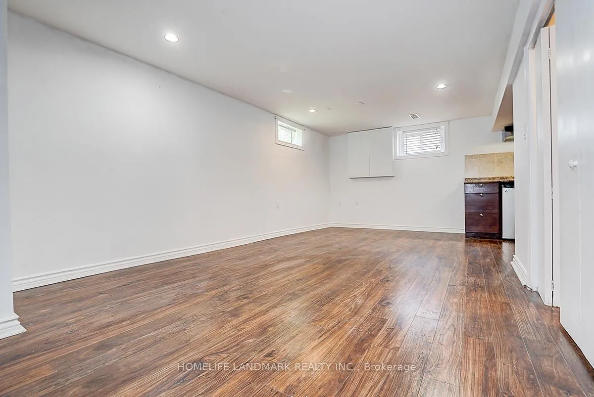Photo 47 of 335 Willowdale Drive, North York, Willowdale East — HOMEH