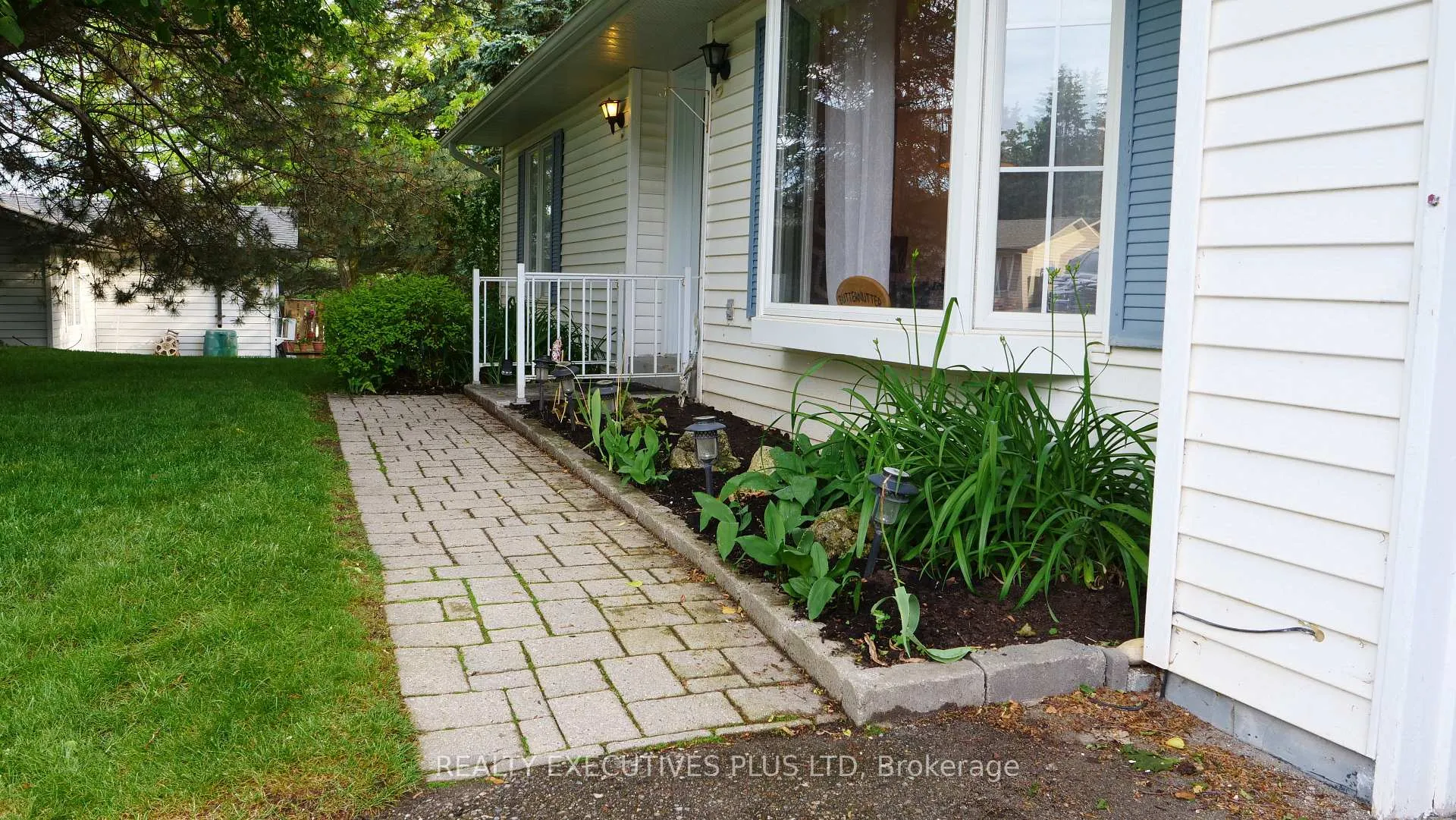 Photo 4 of 14 Butternut Court, New Tecumseth, Rural New Tecumseth — HOMEH