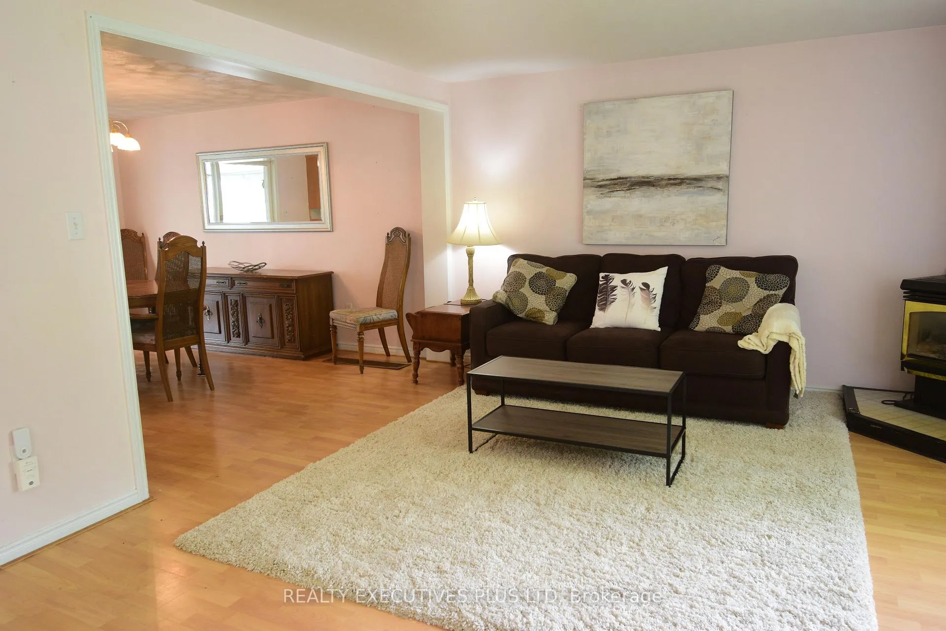 Photo 7 of 14 Butternut Court, New Tecumseth, Rural New Tecumseth — HOMEH