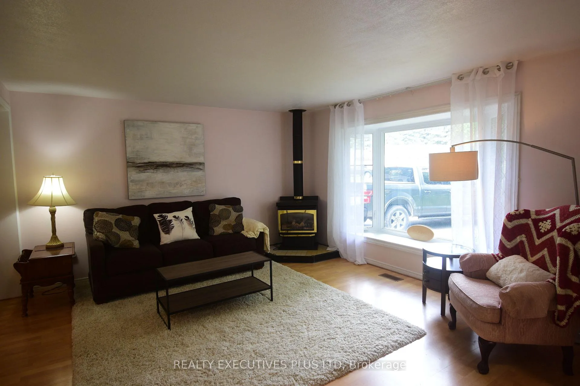 Photo 8 of 14 Butternut Court, New Tecumseth, Rural New Tecumseth — HOMEH