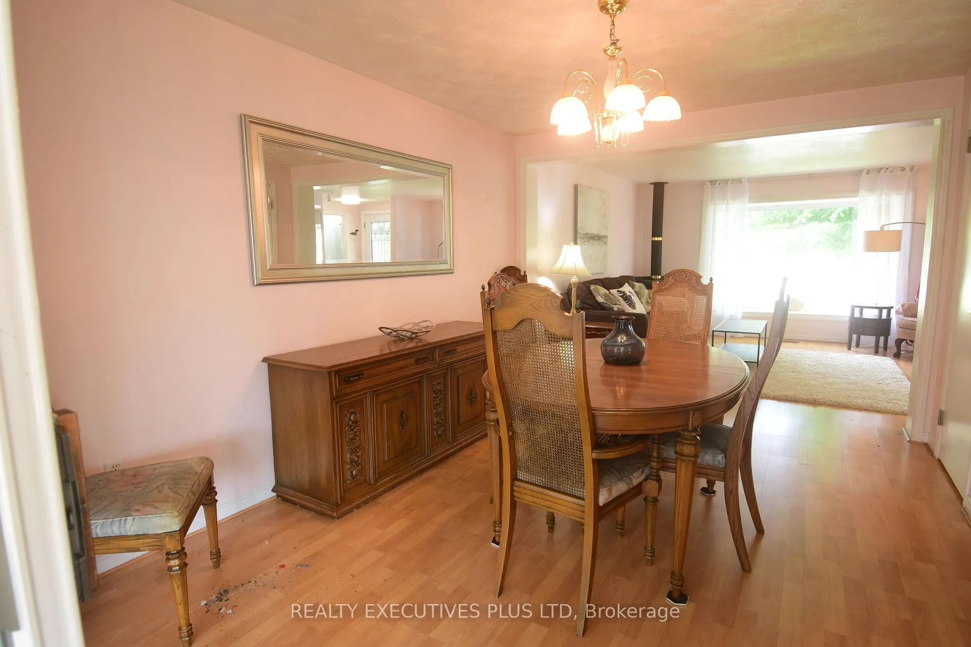 Photo 10 of 14 Butternut Court, New Tecumseth, Rural New Tecumseth — HOMEH