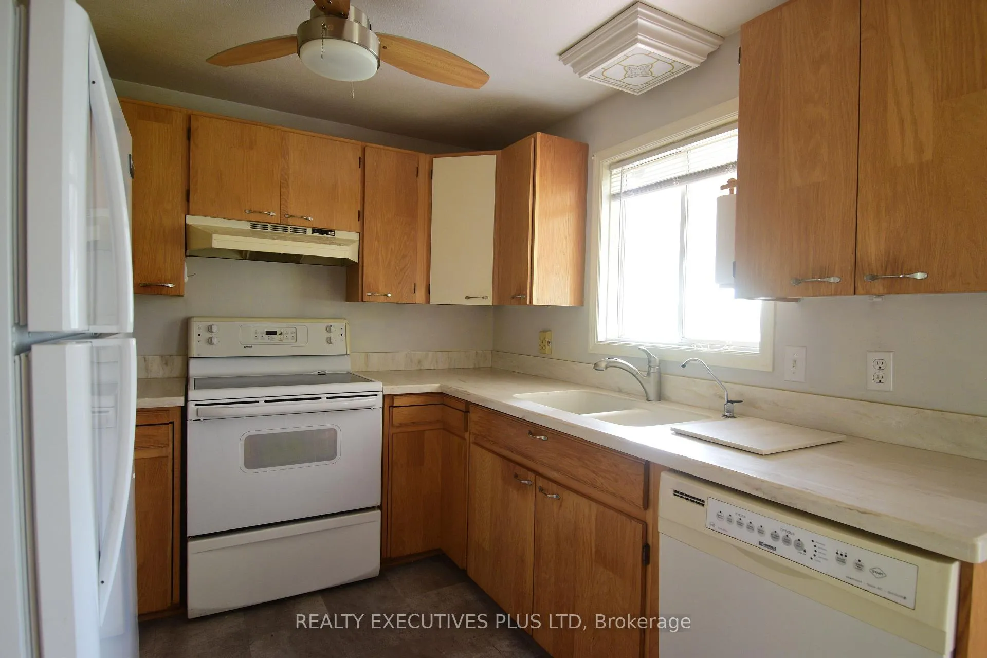 Photo 13 of 14 Butternut Court, New Tecumseth, Rural New Tecumseth — HOMEH