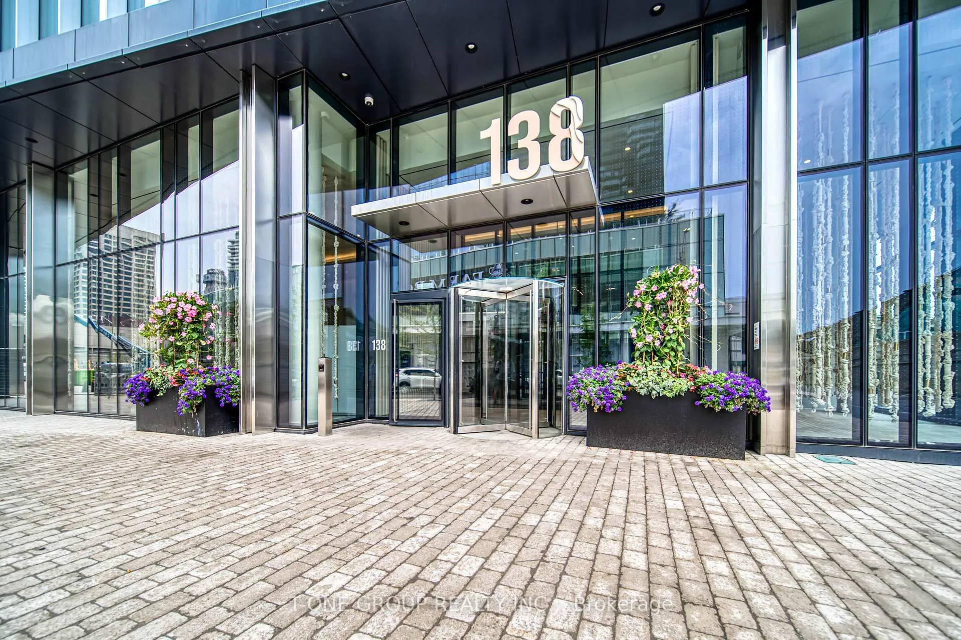 Photo 3 of Unit 6807, 138 Downes Street, Toronto, Waterfront Communities — HOMEH