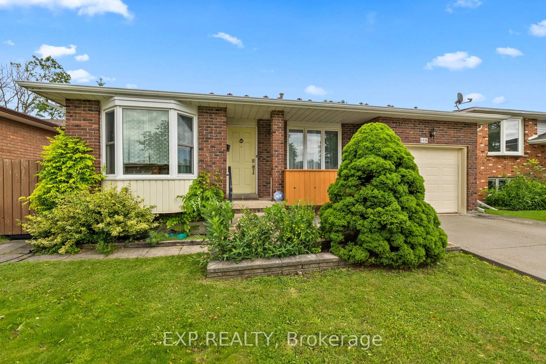 Photo 3 of 7430 Alex Avenue, Niagara Falls, Oldfield — HOMEH