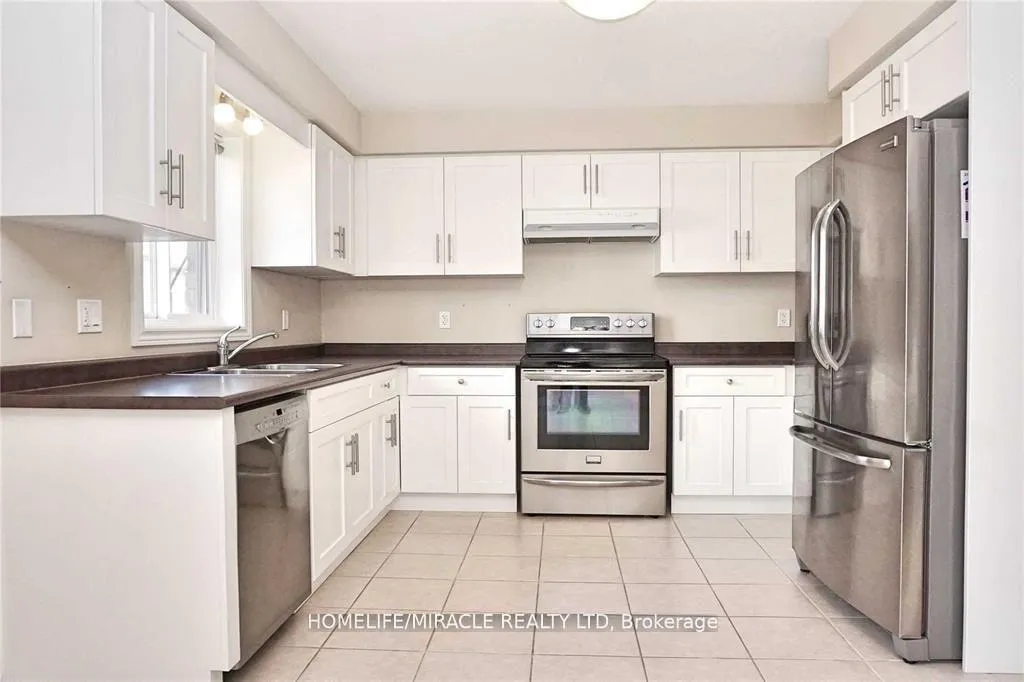 Photo 3 of 11 Sandybay Avenue, Kitchener — HOMEH