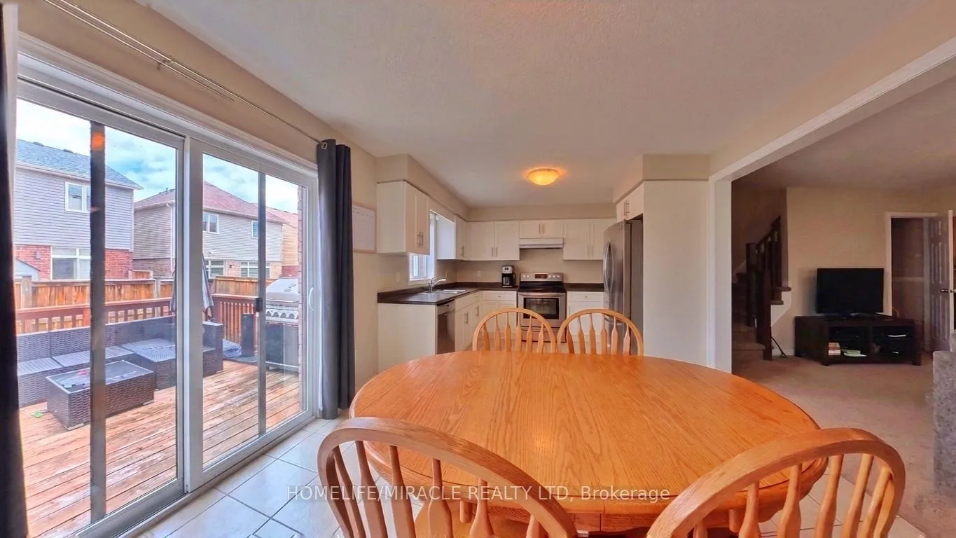 Photo 4 of 11 Sandybay Avenue, Kitchener — HOMEH