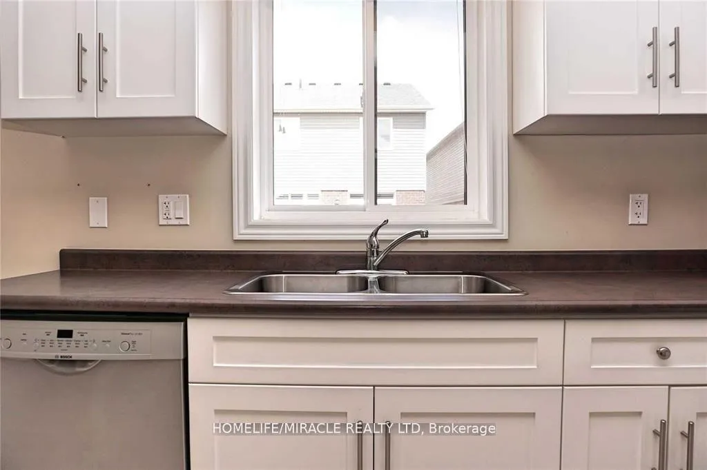 Photo 9 of 11 Sandybay Avenue, Kitchener — HOMEH