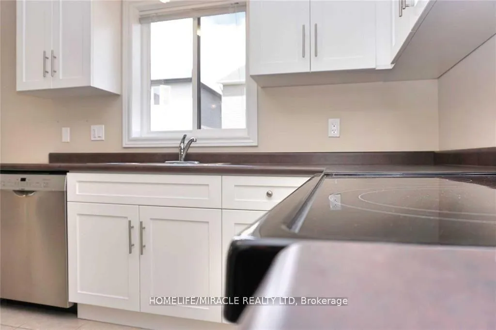 Photo 10 of 11 Sandybay Avenue, Kitchener — HOMEH