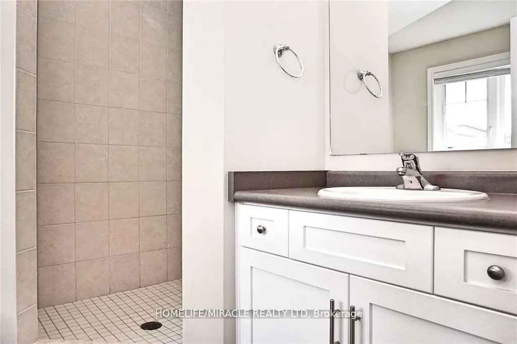 Photo 13 of 11 Sandybay Avenue, Kitchener — HOMEH