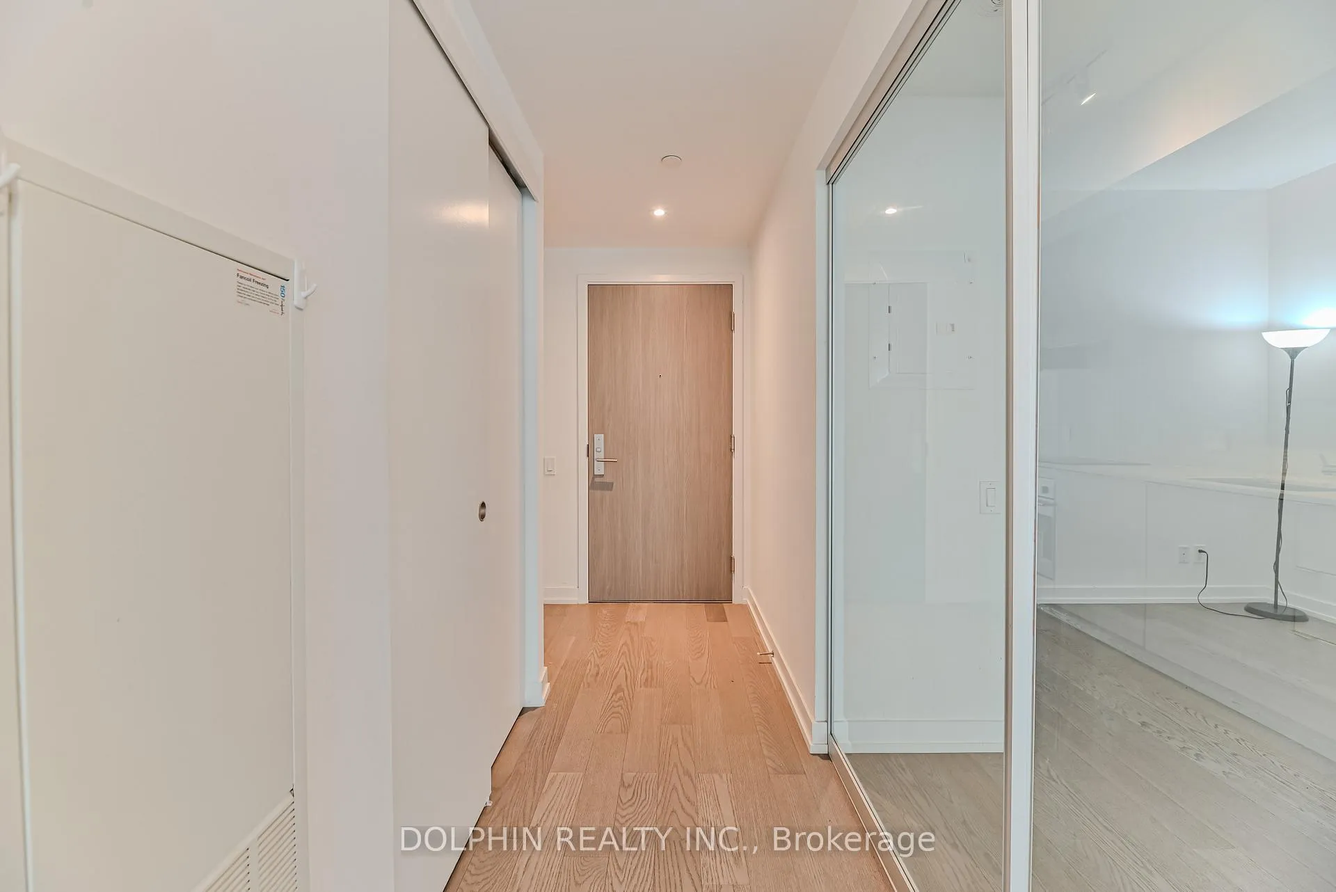 Photo 4 of Unit 1007, 161 Roehampton Avenue, Toronto, Mount Pleasant West — HOMEH