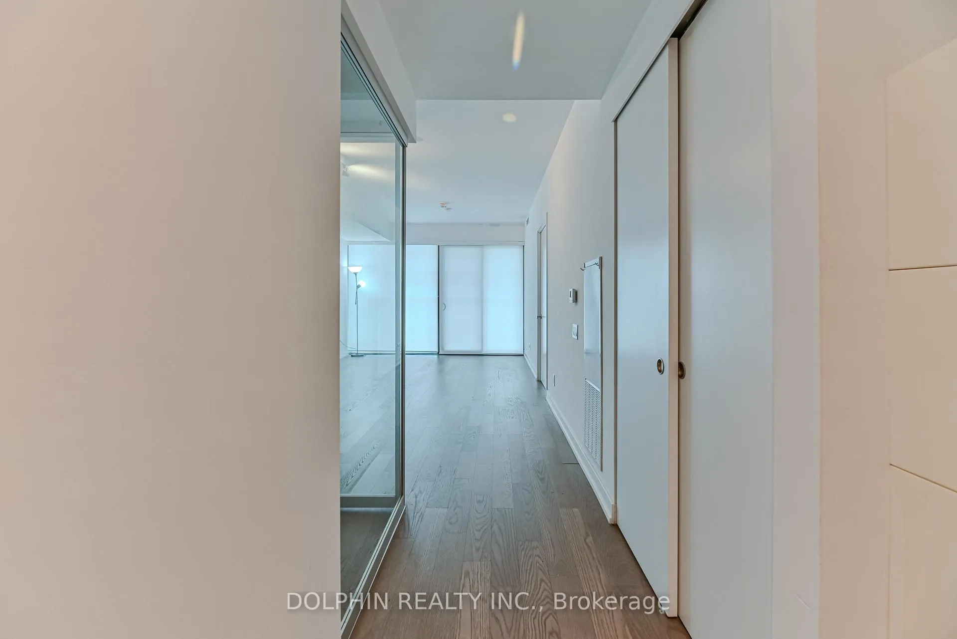 Photo 6 of Unit 1007, 161 Roehampton Avenue, Toronto, Mount Pleasant West — HOMEH