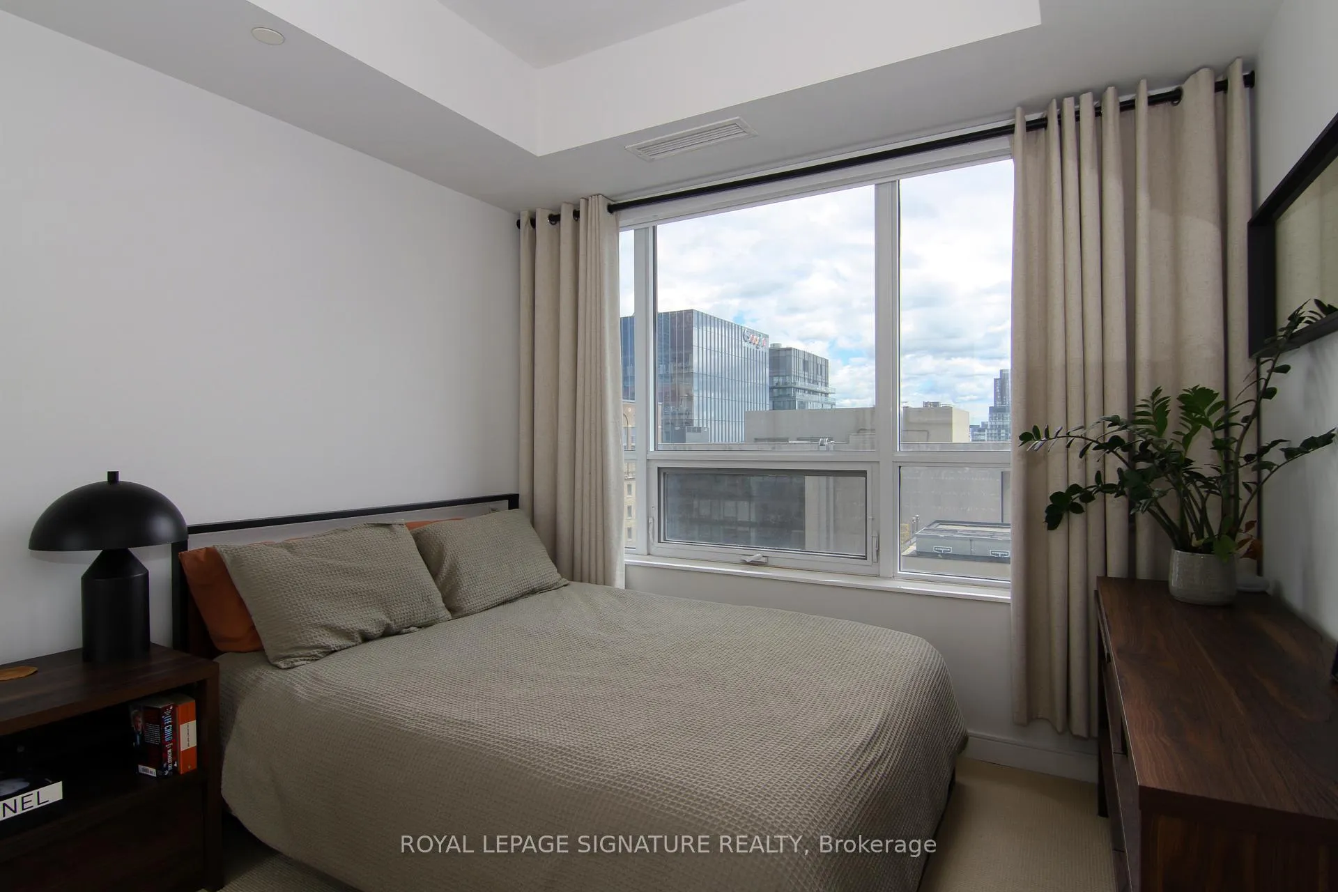 Photo 9 of Unit 1809, 88 Scott Street, Toronto, Church-Yonge Corridor — HOMEH