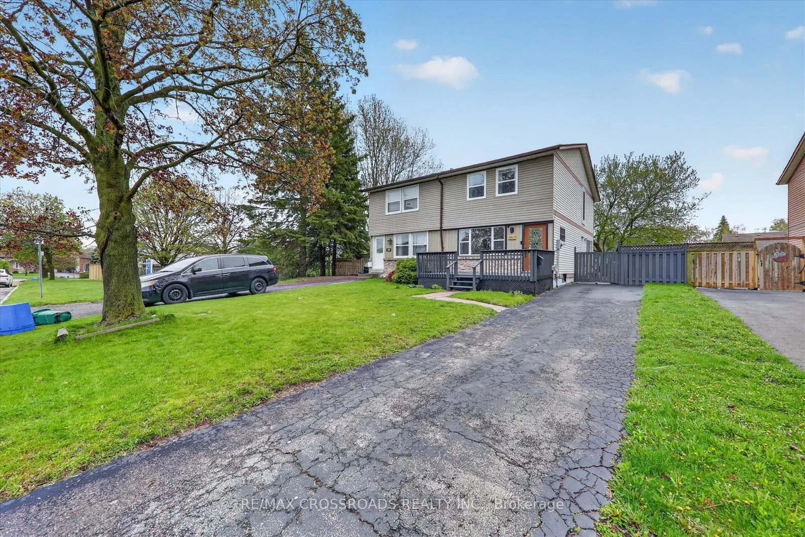 Photo 3 of 357 Pompano Court, Oshawa, Samac — HOMEH