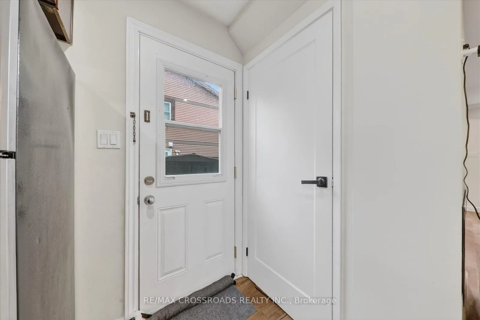 Photo 14 of 357 Pompano Court, Oshawa, Samac — HOMEH