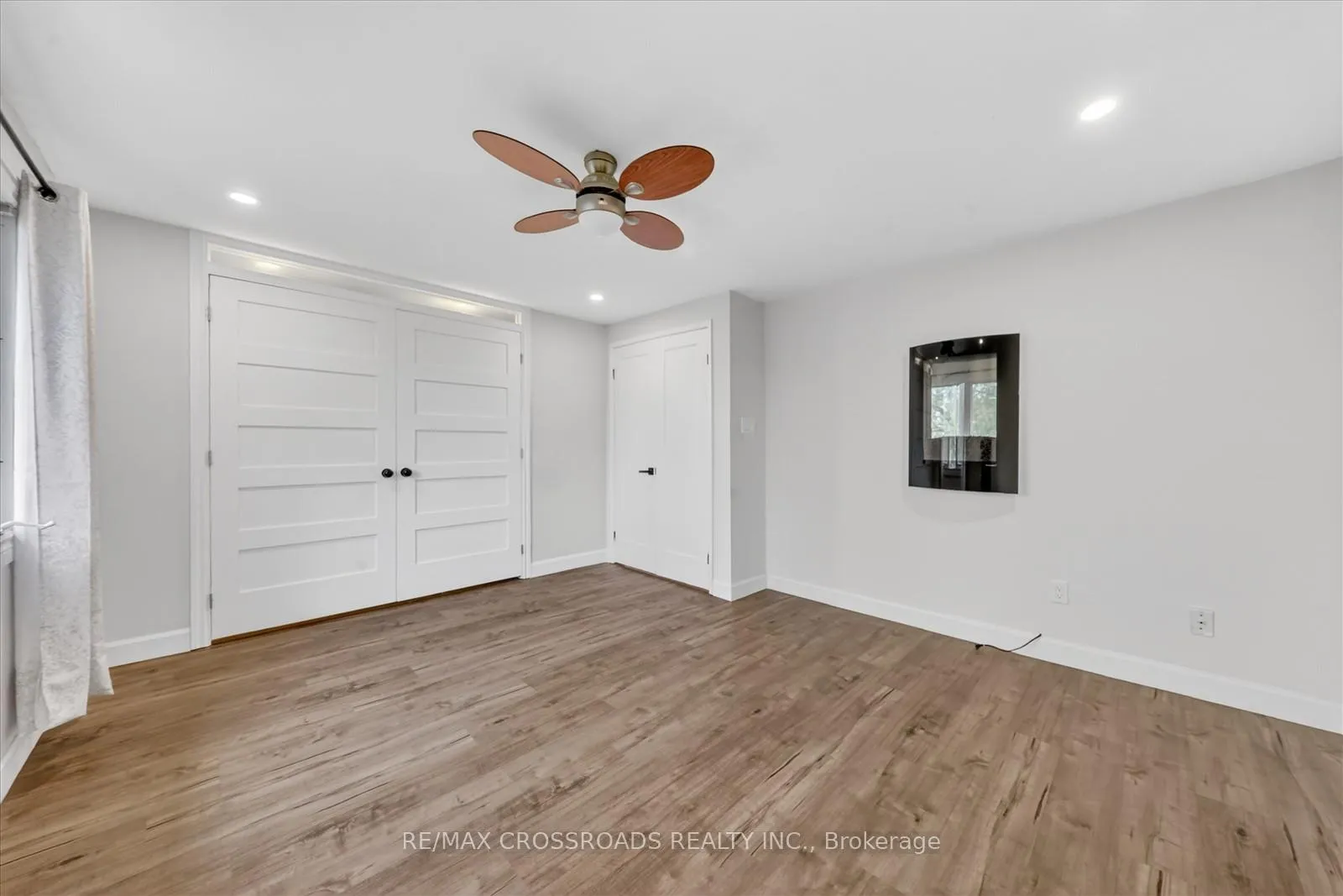 Photo 17 of 357 Pompano Court, Oshawa, Samac — HOMEH
