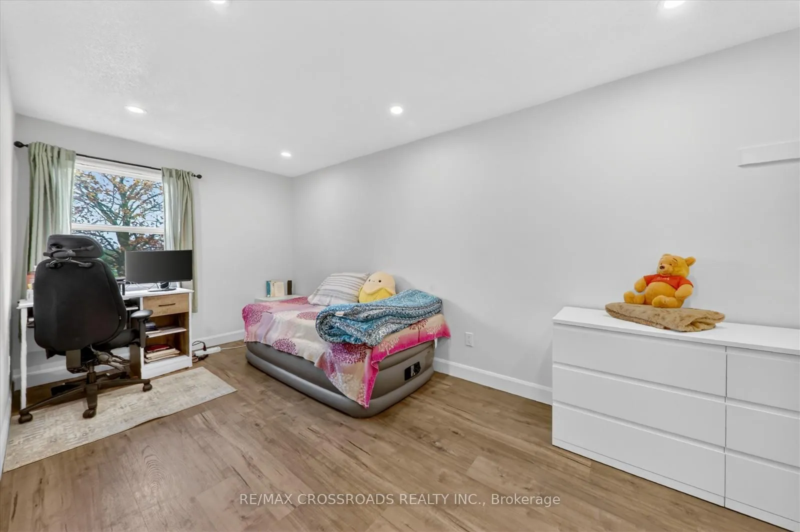 Photo 19 of 357 Pompano Court, Oshawa, Samac — HOMEH