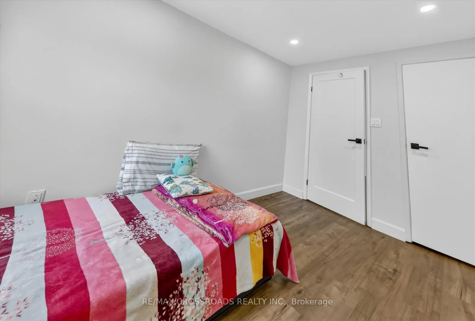 Photo 21 of 357 Pompano Court, Oshawa, Samac — HOMEH