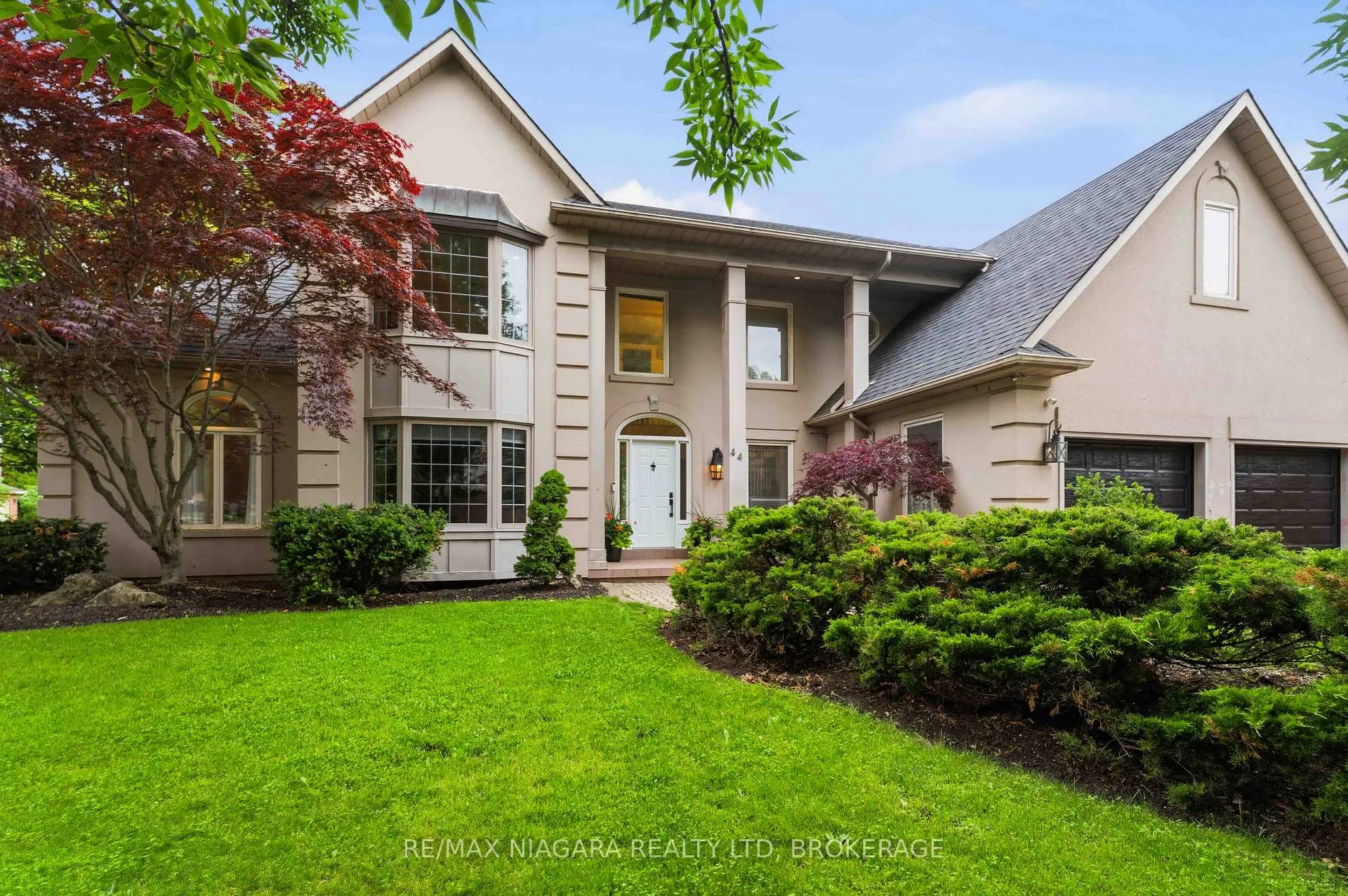 Photo 2 of 44 Cheritan Court, St. Catharines, Port Dalhousie — HOMEH