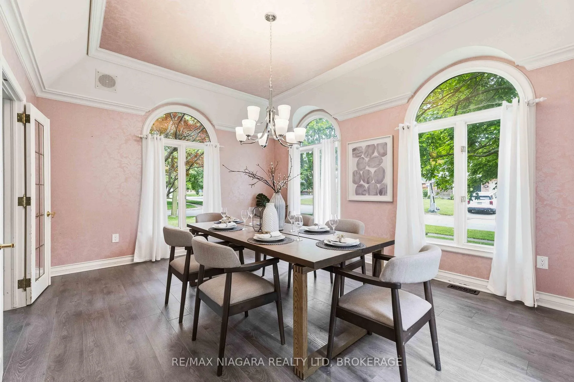 Photo 5 of 44 Cheritan Court, St. Catharines, Port Dalhousie — HOMEH