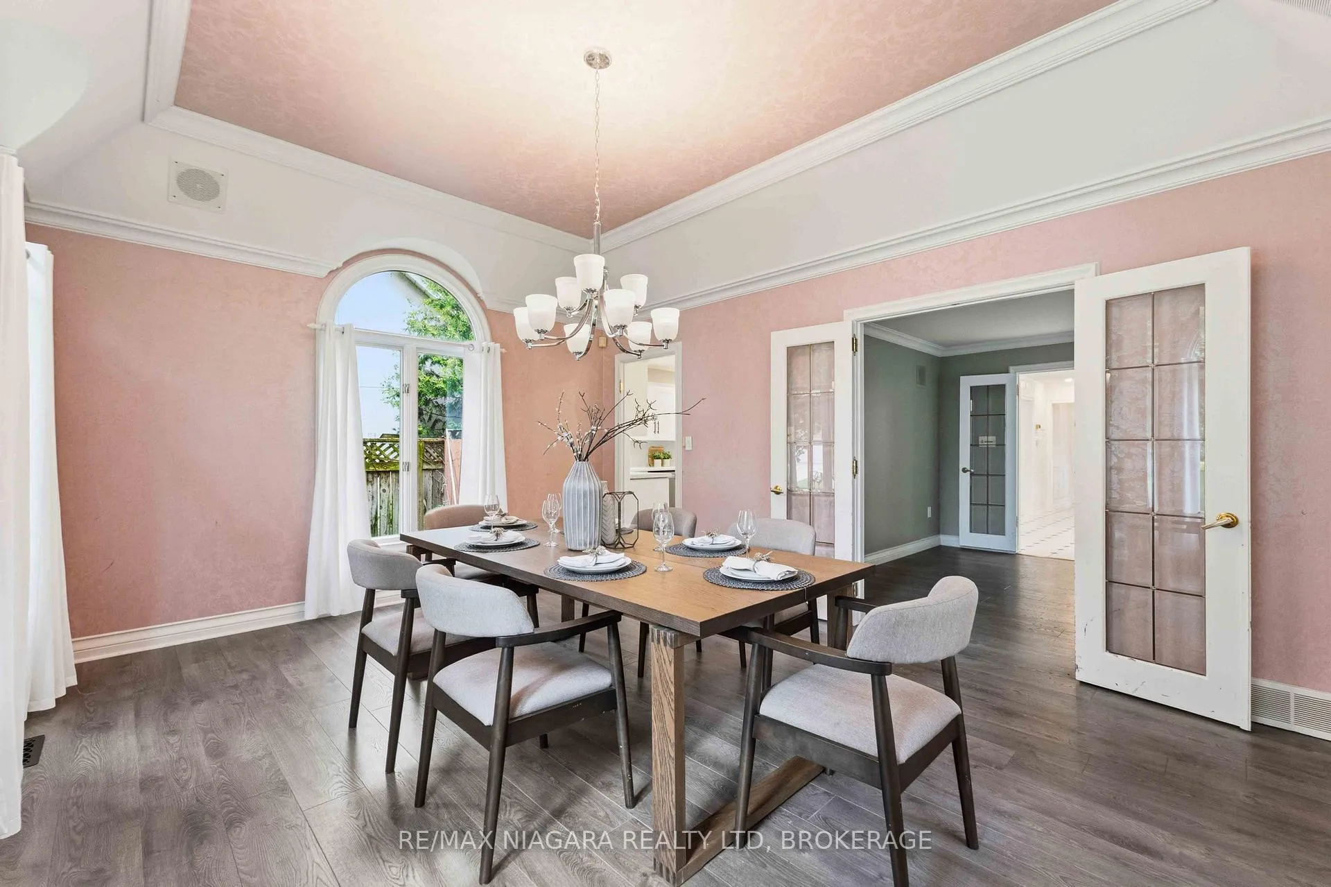 Photo 6 of 44 Cheritan Court, St. Catharines, Port Dalhousie — HOMEH