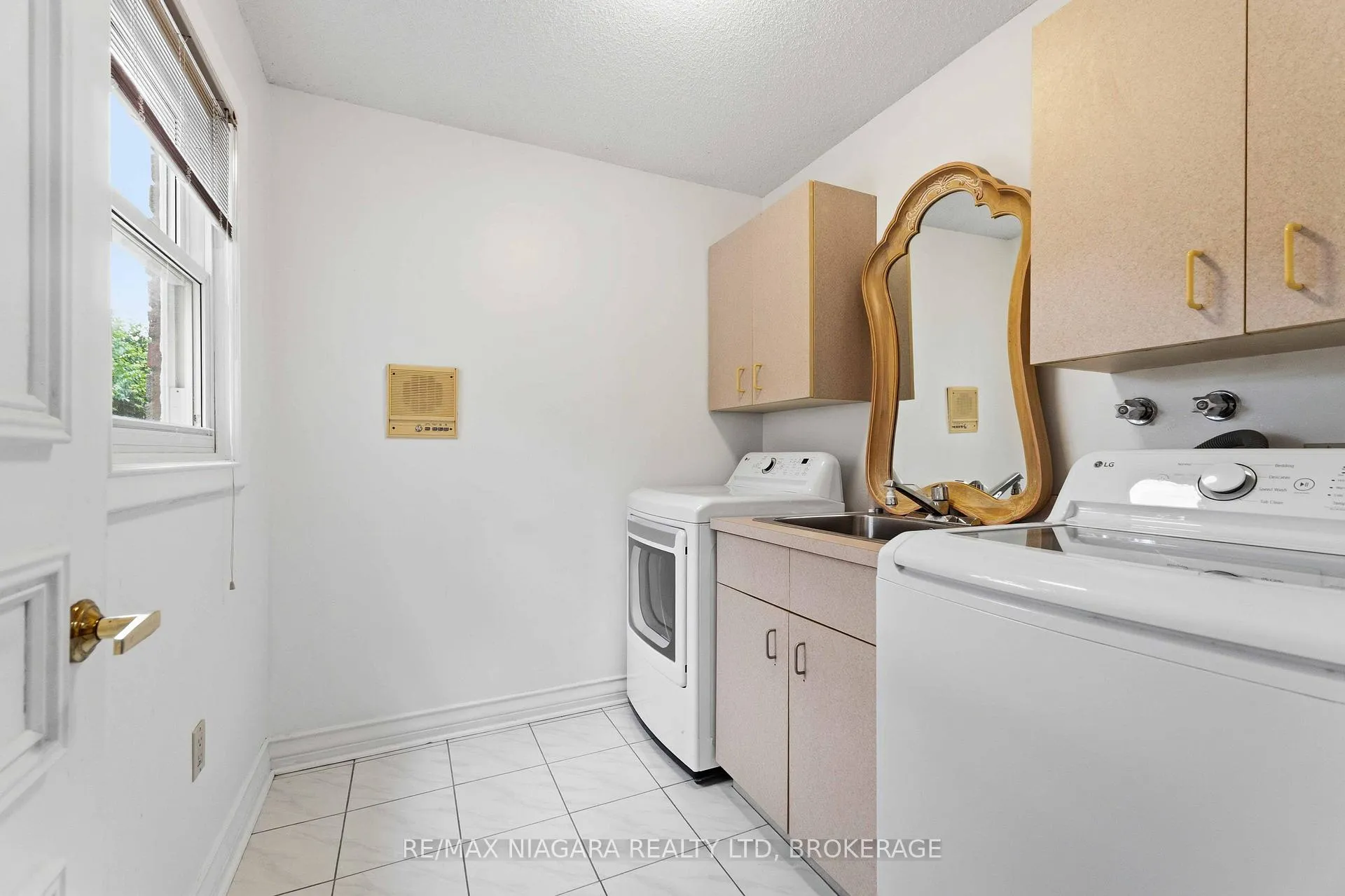 Photo 19 of 44 Cheritan Court, St. Catharines, Port Dalhousie — HOMEH
