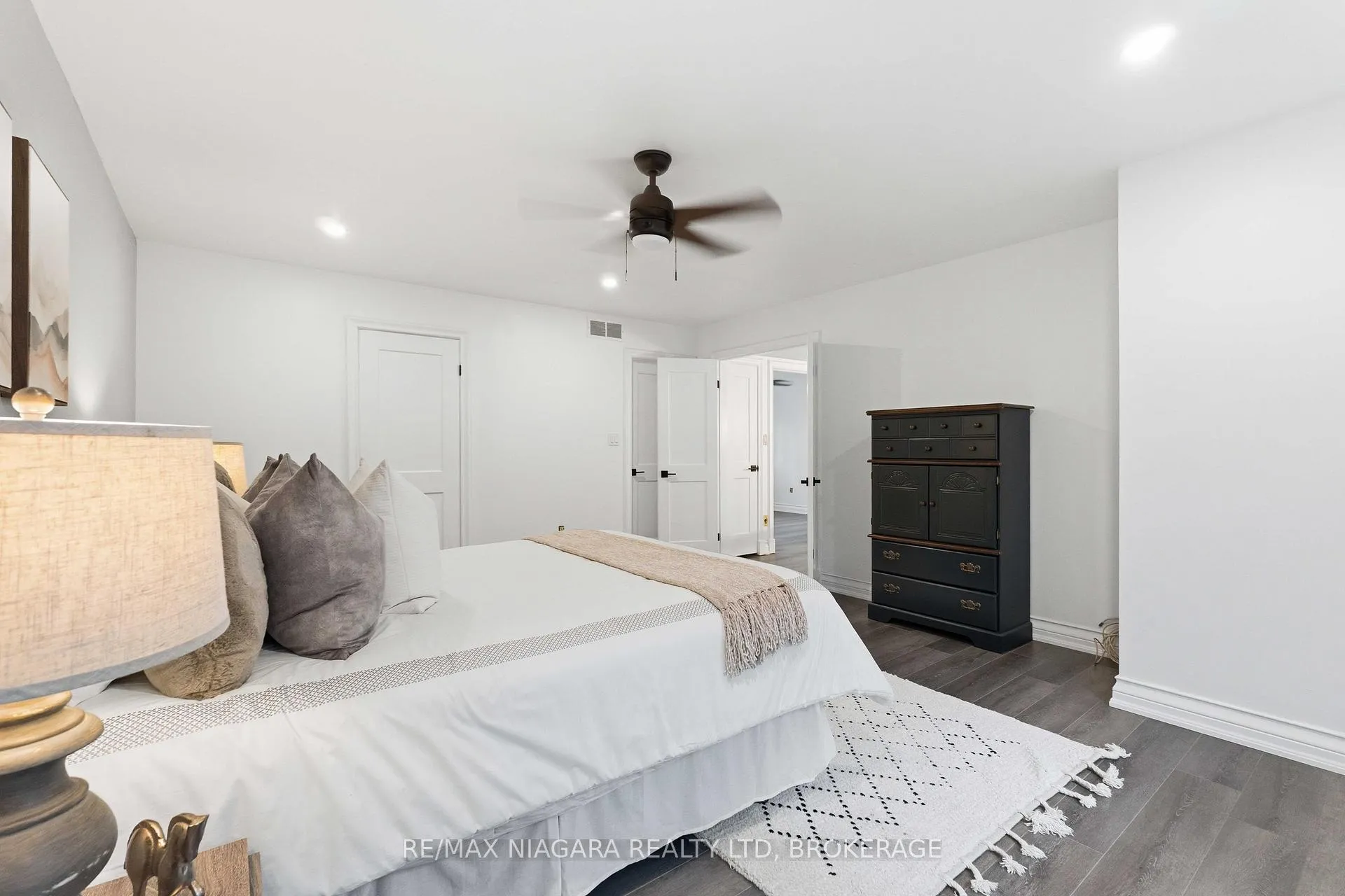 Photo 24 of 44 Cheritan Court, St. Catharines, Port Dalhousie — HOMEH