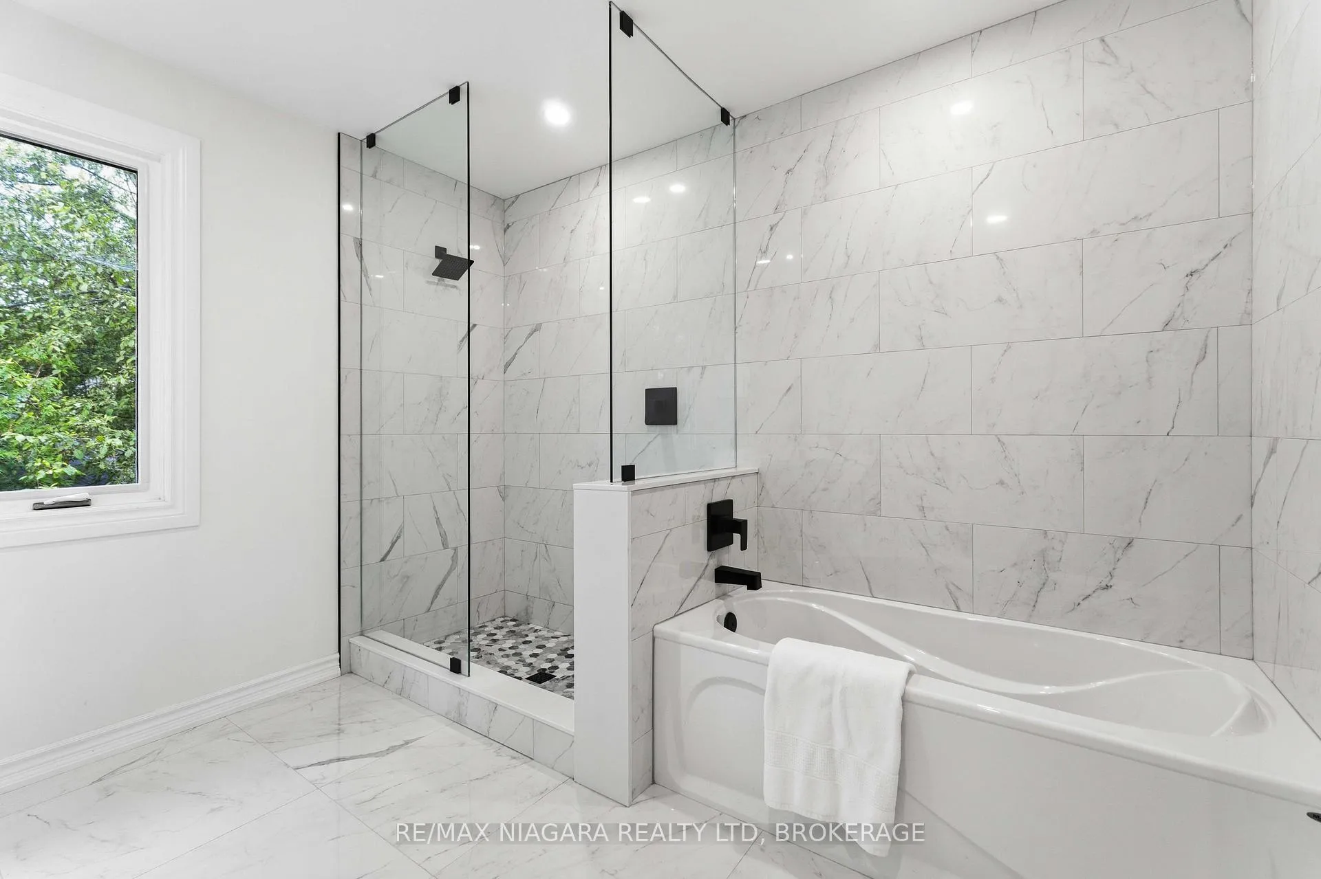 Photo 28 of 44 Cheritan Court, St. Catharines, Port Dalhousie — HOMEH