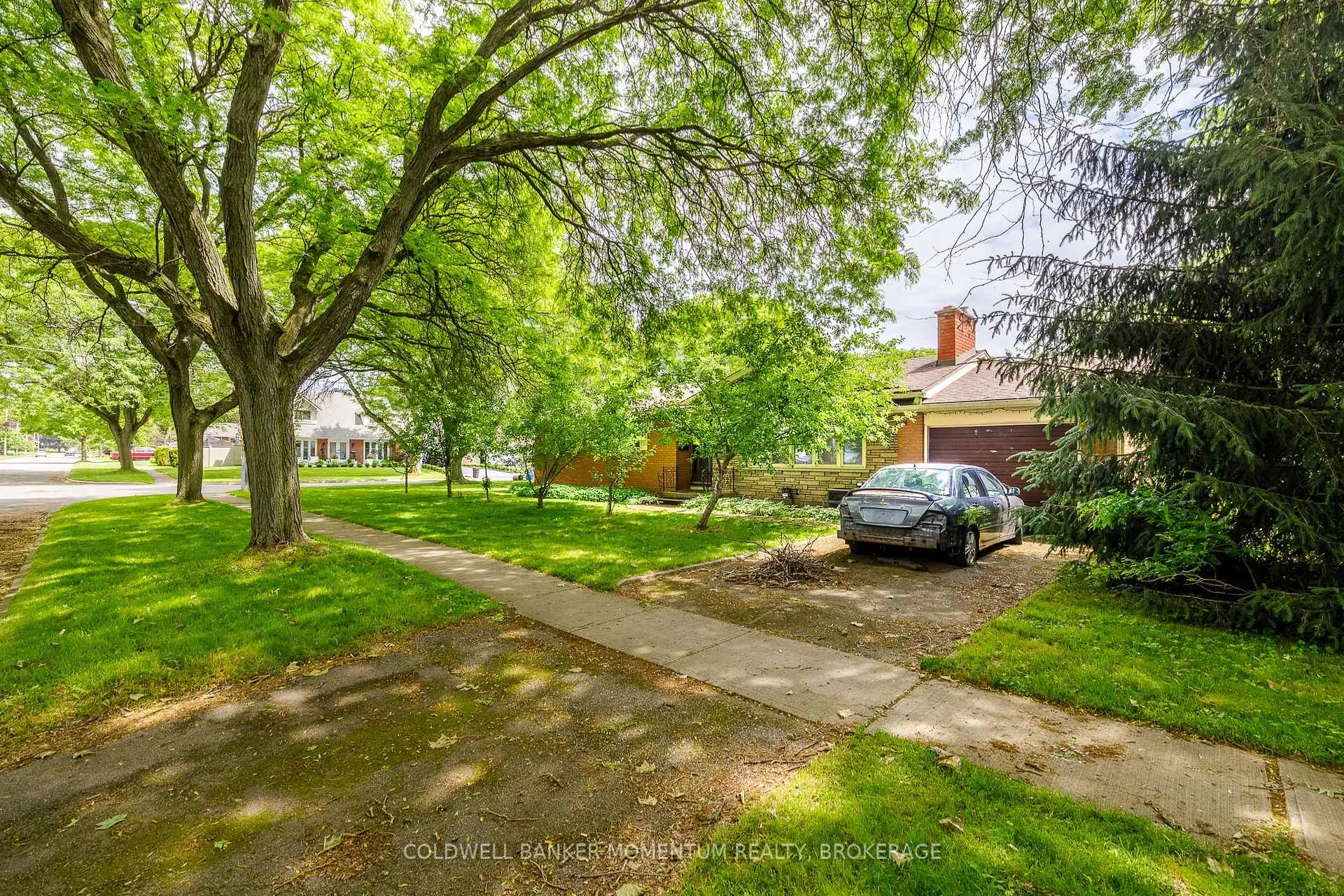 Photo 2 of 6416 Clare Crescent, Niagara Falls, Dorchester — HOMEH