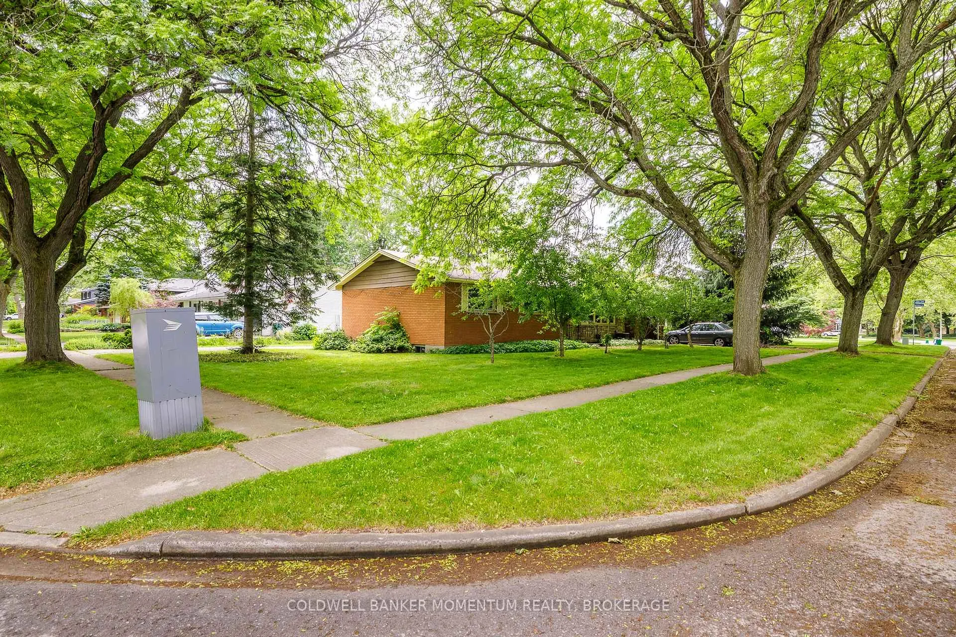 Photo 5 of 6416 Clare Crescent, Niagara Falls, Dorchester — HOMEH