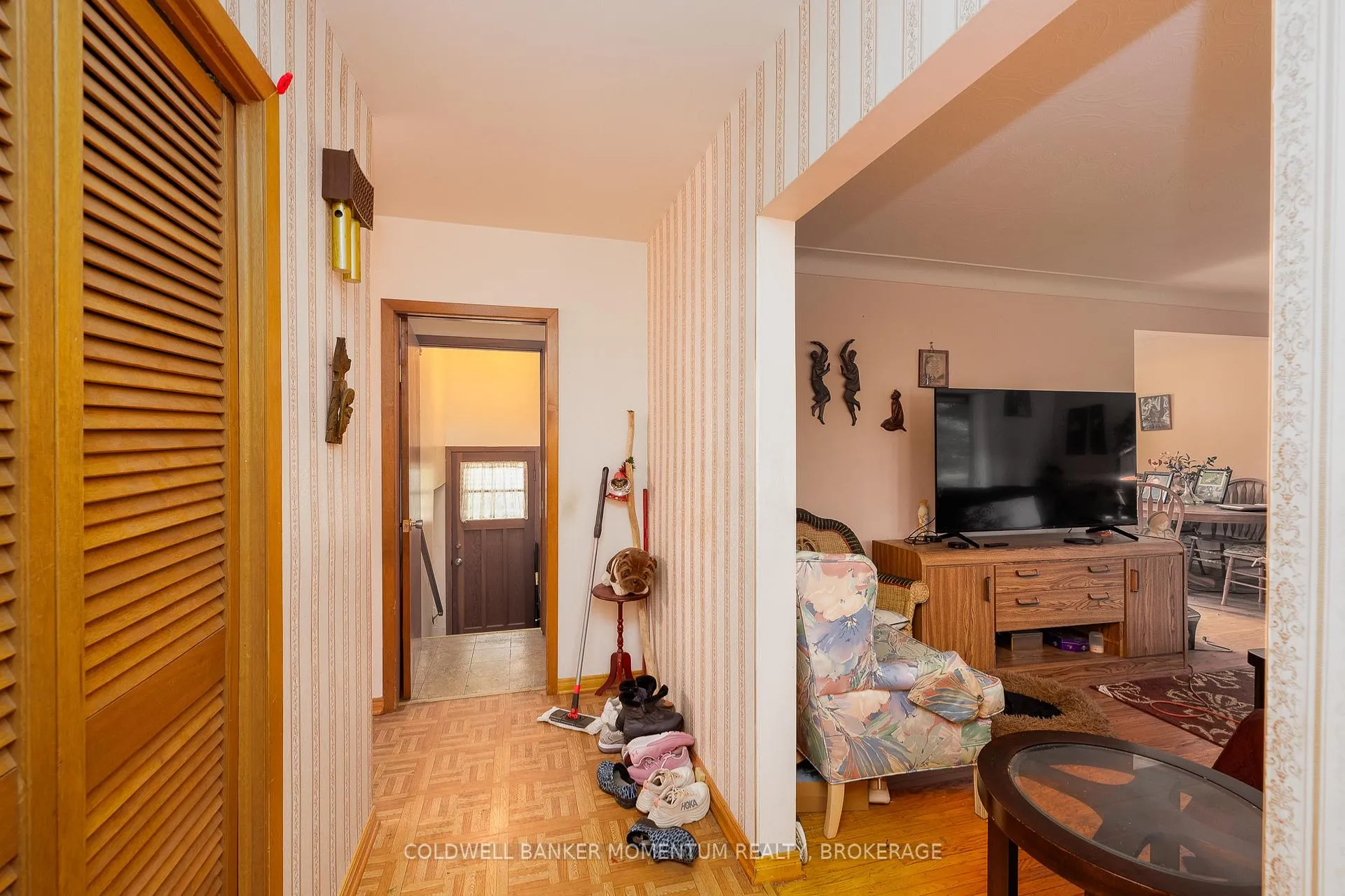 Photo 8 of 6416 Clare Crescent, Niagara Falls, Dorchester — HOMEH