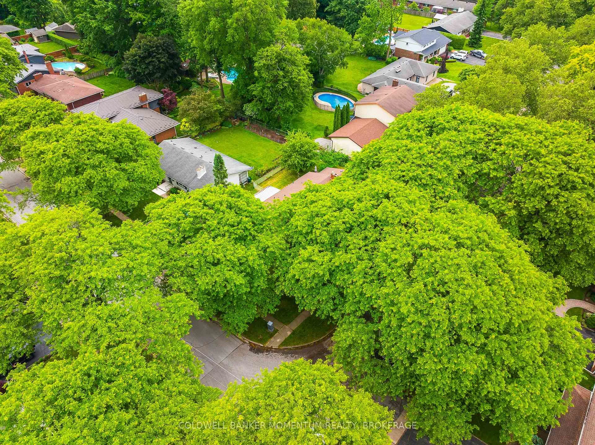 Photo 37 of 6416 Clare Crescent, Niagara Falls, Dorchester — HOMEH