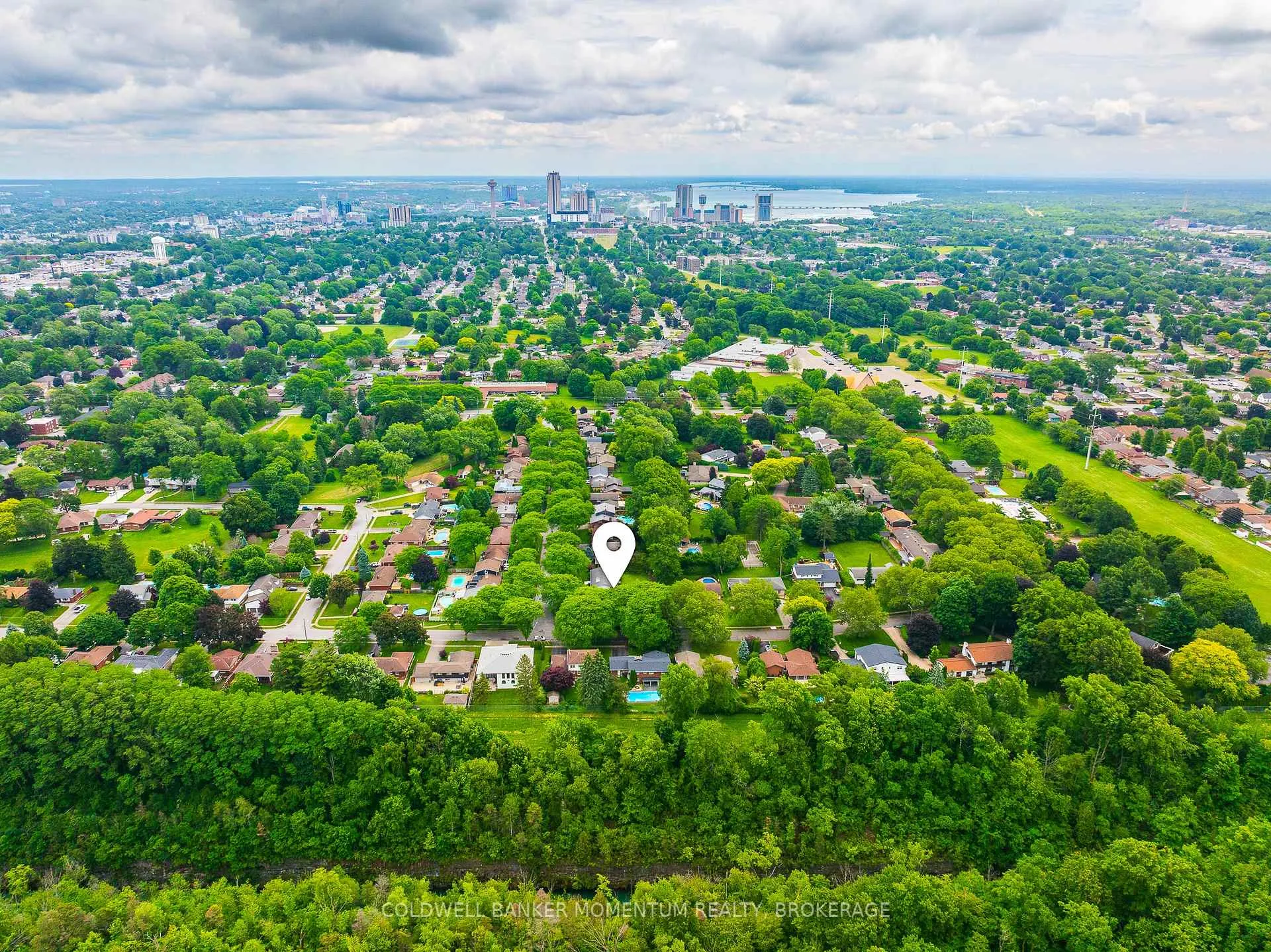 Photo 44 of 6416 Clare Crescent, Niagara Falls, Dorchester — HOMEH