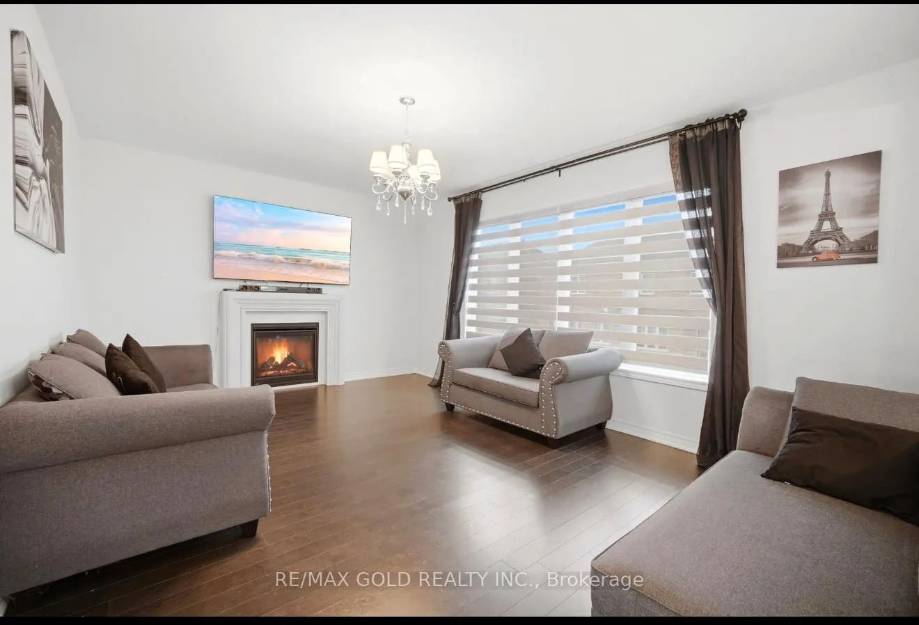 Photo 5 of 814 Green Street, Innisfil, Lefroy — HOMEH