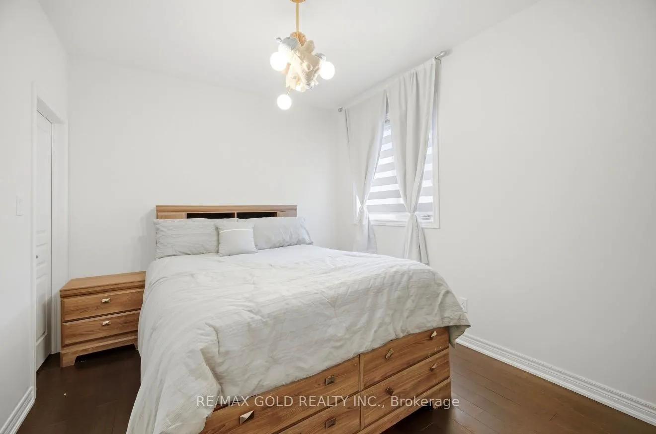 Photo 6 of 814 Green Street, Innisfil, Lefroy — HOMEH