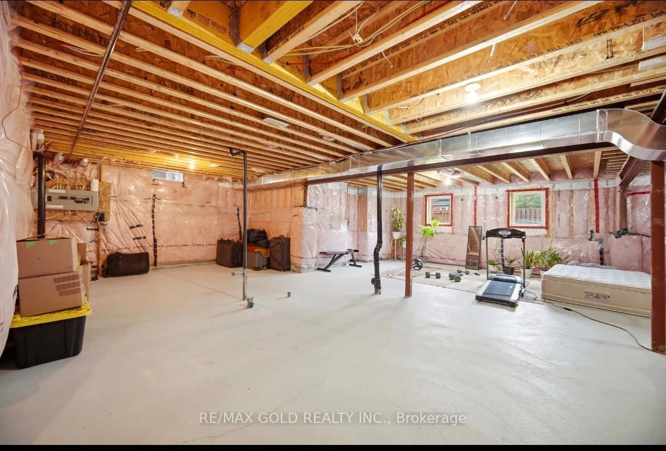 Photo 18 of 814 Green Street, Innisfil, Lefroy — HOMEH