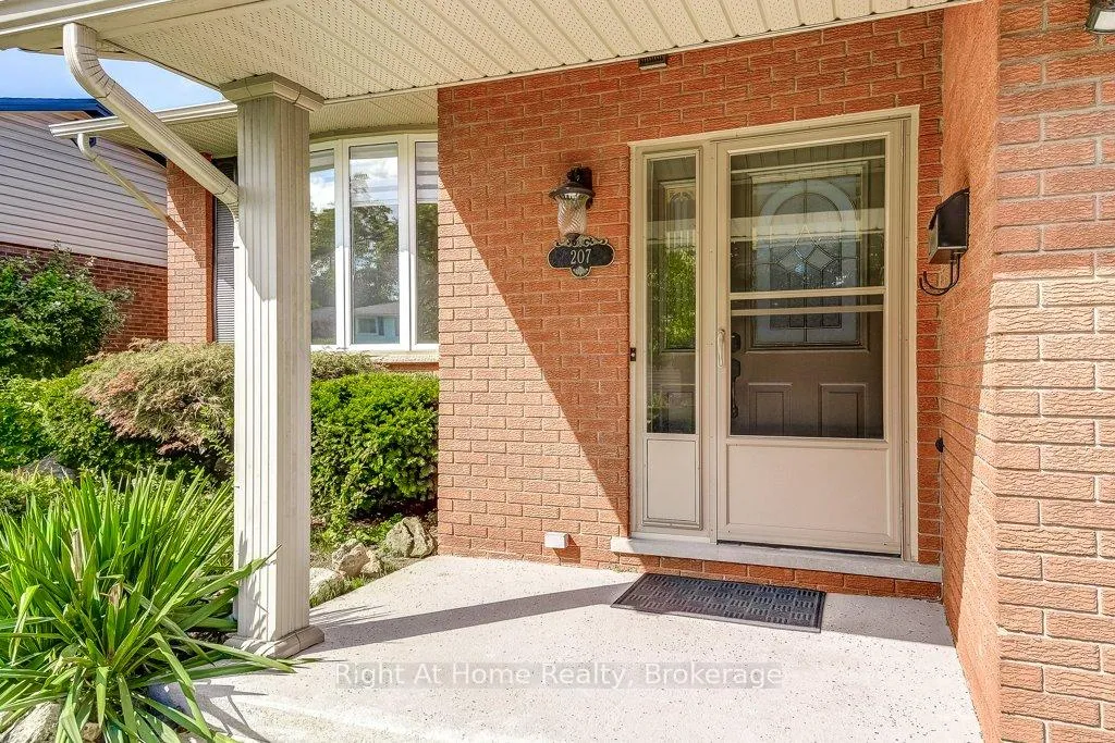 Photo 2 of 207 Montmorency Drive, Hamilton, Red Hill — HOMEH