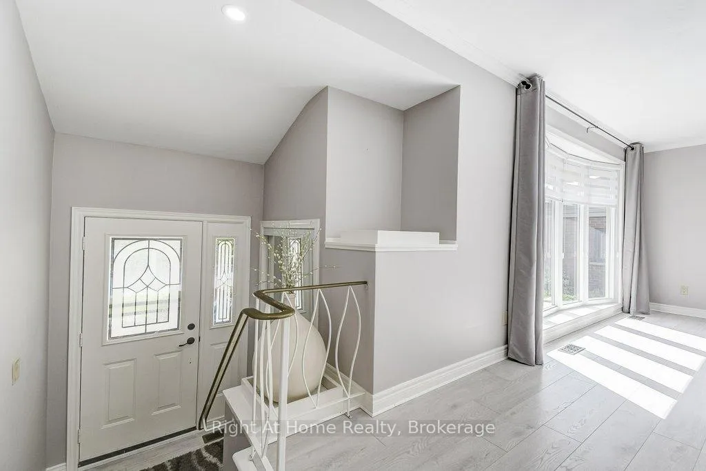 Photo 4 of 207 Montmorency Drive, Hamilton, Red Hill — HOMEH