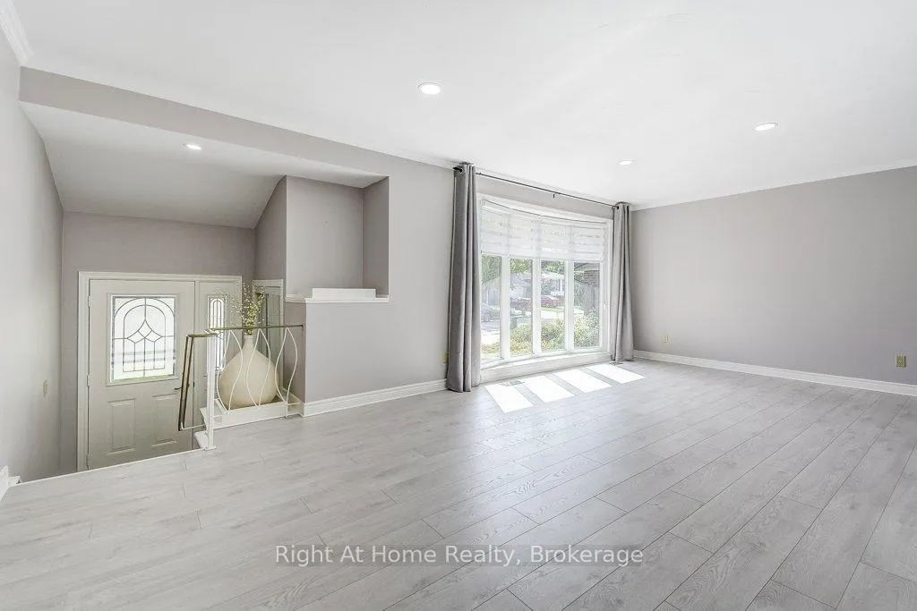 Photo 5 of 207 Montmorency Drive, Hamilton, Red Hill — HOMEH