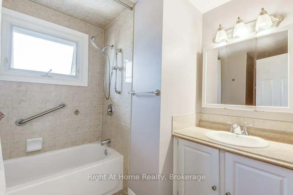 Photo 19 of 207 Montmorency Drive, Hamilton, Red Hill — HOMEH