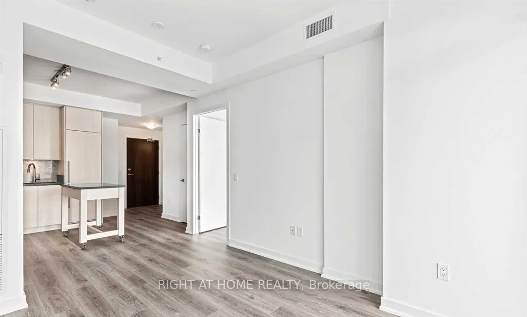 Photo 5 of Unit 1213, 38 Iannuzzi Street, Toronto, Niagara — HOMEH